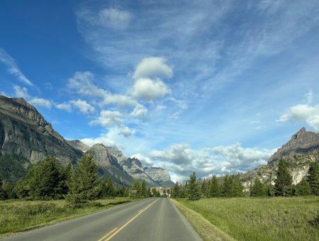 De Going-to-the-Sun Road in Glacier National Park rijden