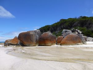 Prachtige rotsen op Squeaky Beach